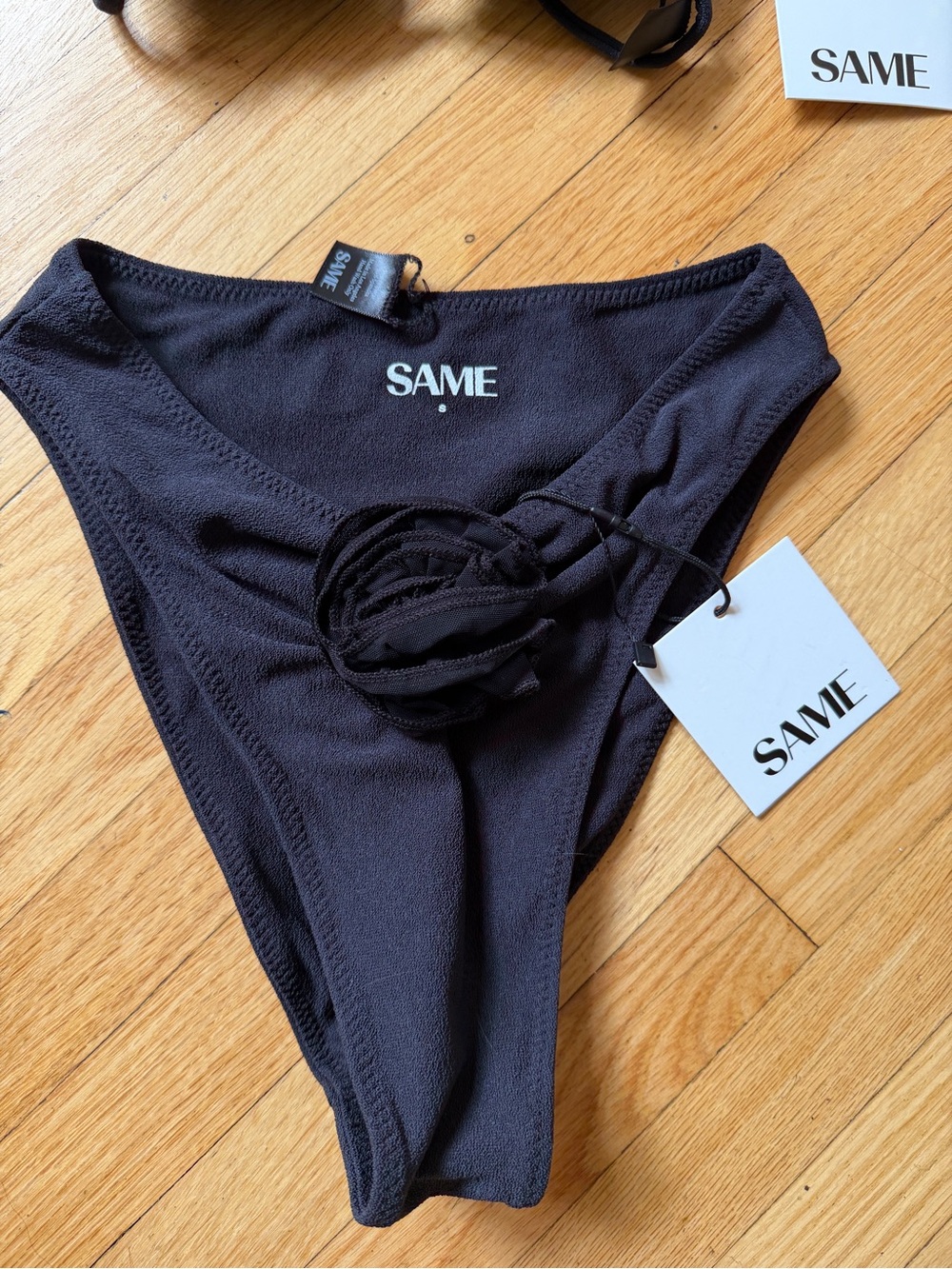 Same Los Angeles bikini rose rosette 2 piece set swimsuit black - Picture 2 of 5